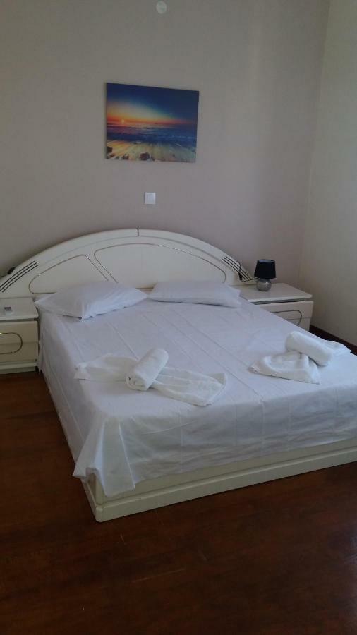 Pitsinis & Ii Apartment *