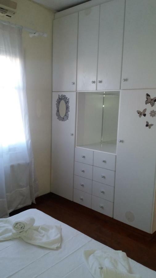 Pitsinis & Ii Apartmán Roda (Corfu)